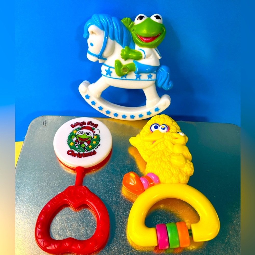 SESAME STREET VTG BABY RATTLES 1990 BIG BIRD 1989 KERMIT FROG & BABY’S 1st XMAS